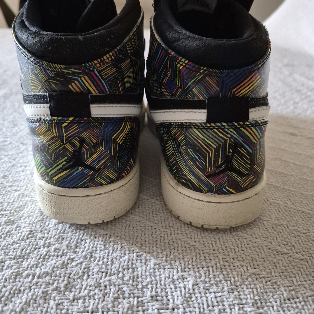 Nike Black and Multicolor Kids High-Top Sneakers - Picture 4 of 8